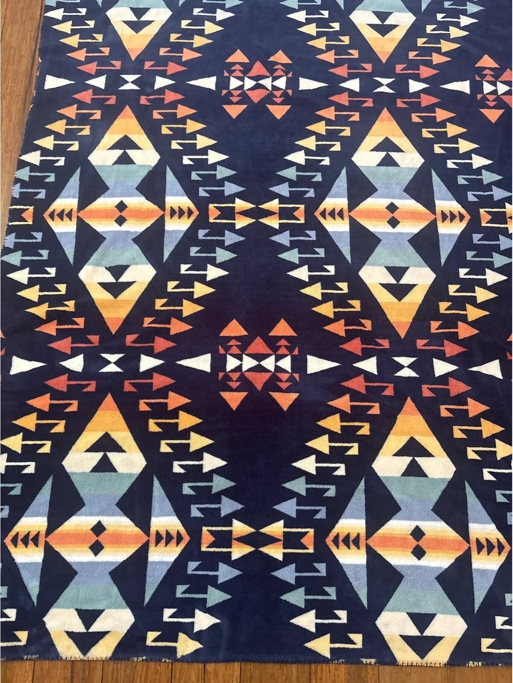 Pendleton Geometric Patterned Fleece Throw Blanket 48x70 Southwest Aztec - Picture 3 of 5